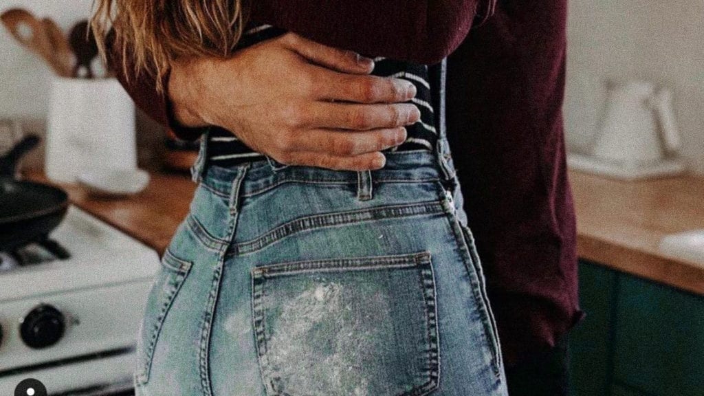 5 Romantic Activities for Couples to Pair With Weed — And the Best Strains to Match | Living | My Supply Co. 5 Romantic Activities for Couples to Pair With Weed — And the Best Strains to Match | Living | My Supply Co.